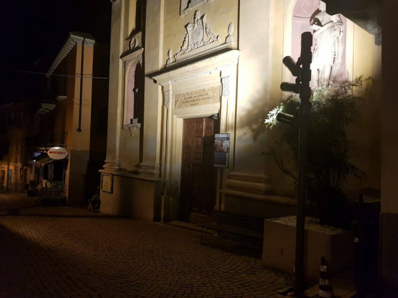 Fanno discutere i nuovi faretti alla 